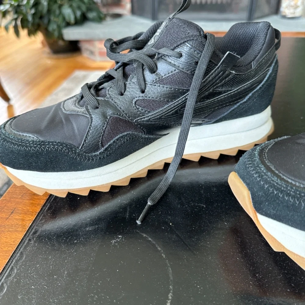 Fila Leather Sneakers Sandenal Orbit Black Size 9 Great Condition